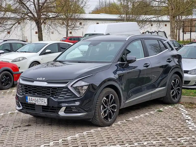 Kia Sportage 2023 — view 2