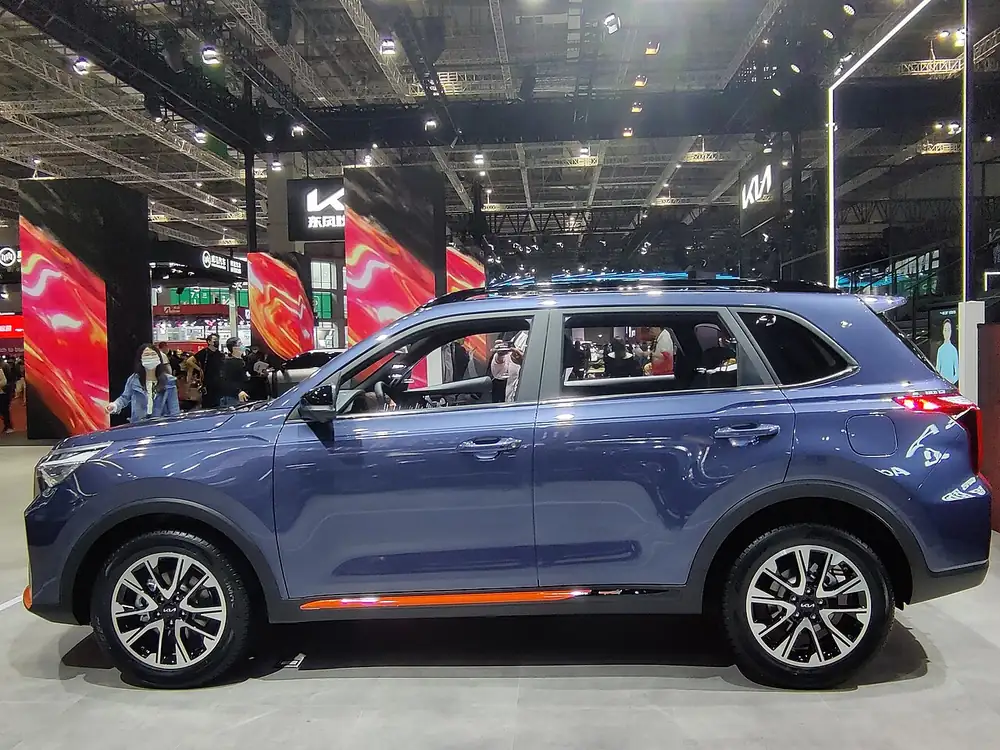 Kia Sportage 2023 — view 3