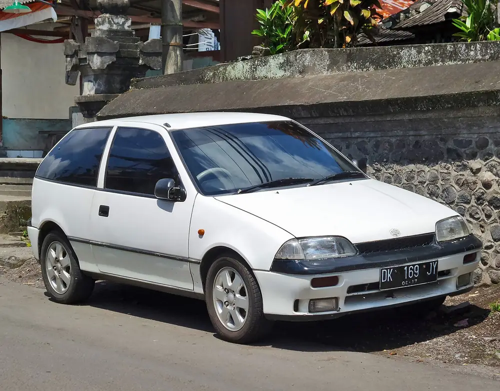 Suzuki Cultus 2022 — view 2