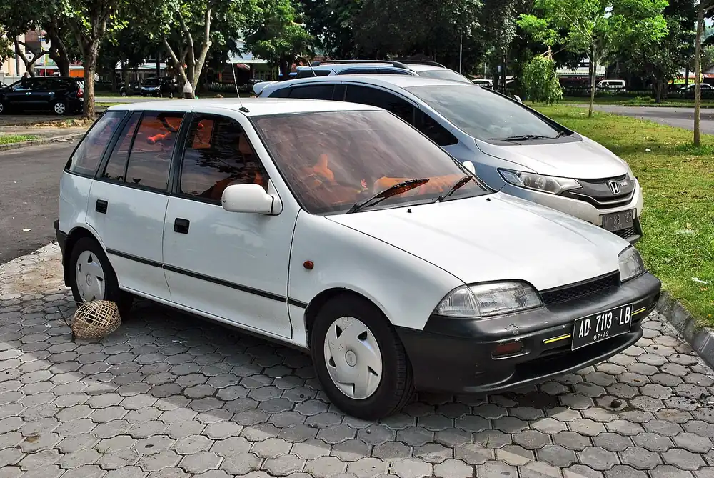 Suzuki Cultus 2022 — view 3