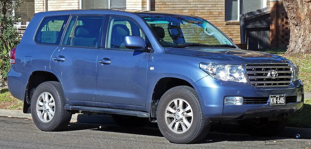 Toyota Land Cruiser 2022 — view 3
