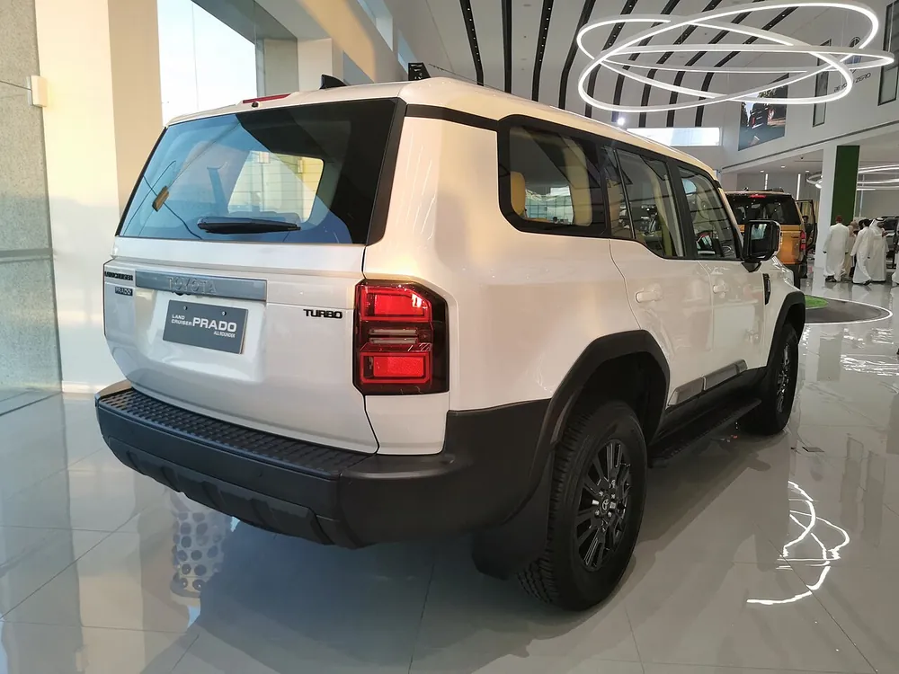 Toyota Prado 2021 — view 3